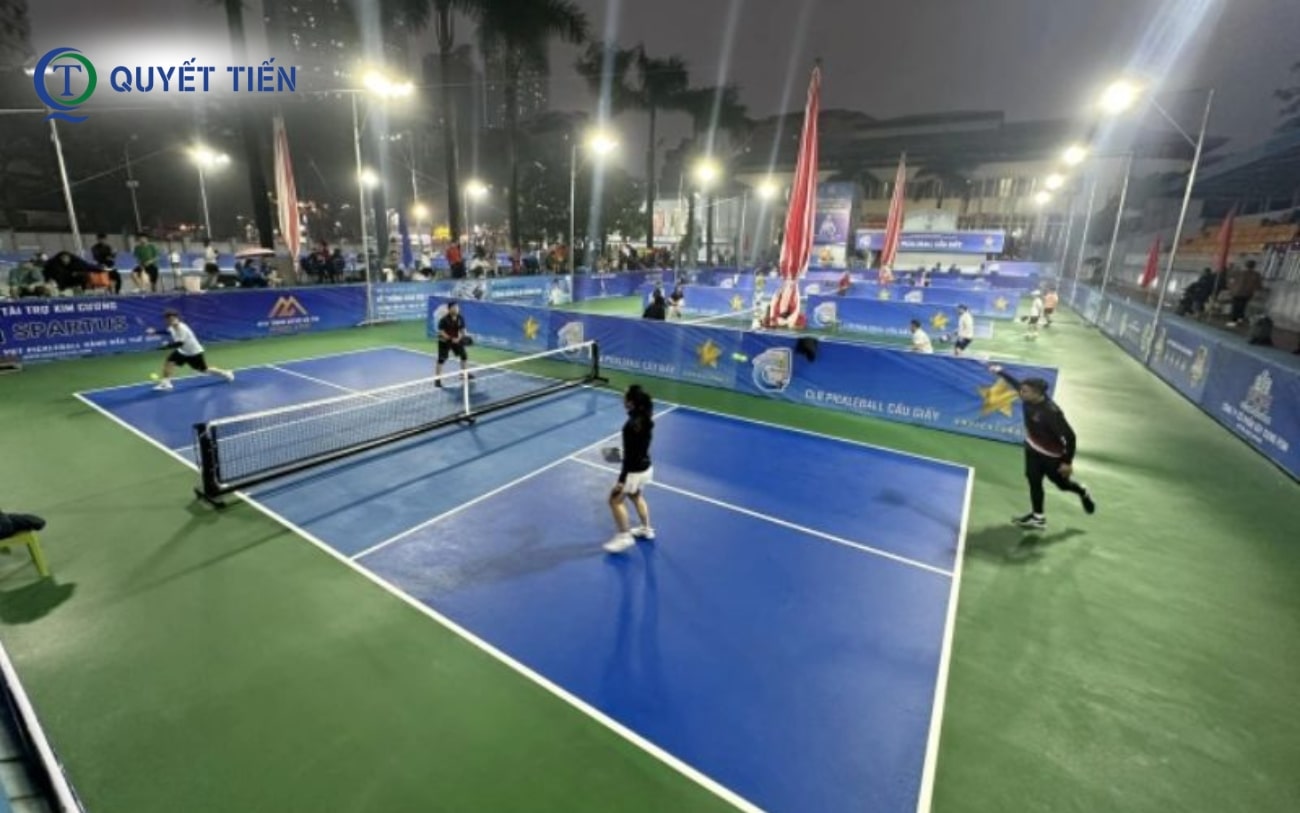 hệ thống chiếu sáng sân pickleball