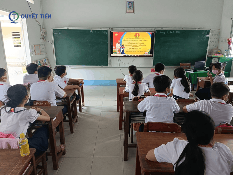 Lớp học trước khi cải tạo hệ thống chiếu sáng