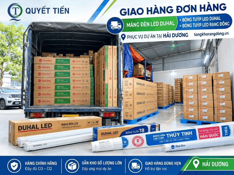 Quyết Tiến giao hàng đèn tuýp LED cho lớp học
